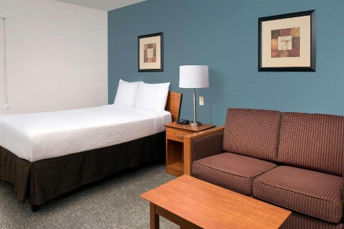 WoodSpring Suites Gainesville I-75 - image 2