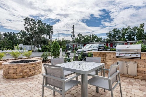 Comfort Suites Gainesville Near University - image 2