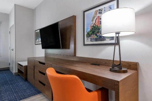 Comfort Suites Gainesville Near University - image 20