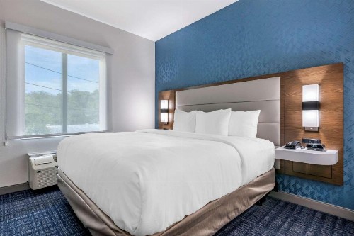 Comfort Suites Gainesville Near University - image 23