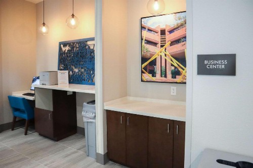 Comfort Suites Gainesville Near University - image 32
