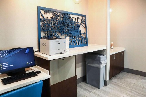 Comfort Suites Gainesville Near University - image 33