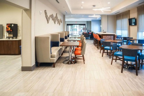 Comfort Suites Gainesville Near University - image 38