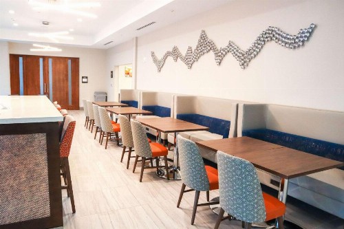 Comfort Suites Gainesville Near University - image 41