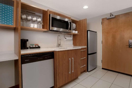 Home2 Suites By Hilton Gainesville - image 25