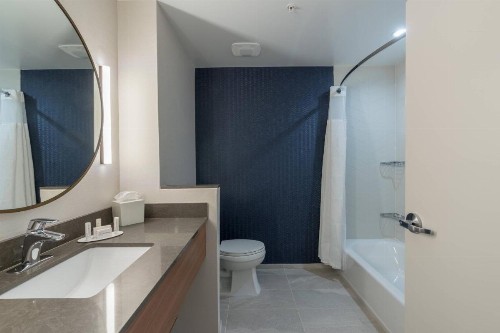 Fairfield Inn & Suites by Marriott Gainesville I-75 - image 10