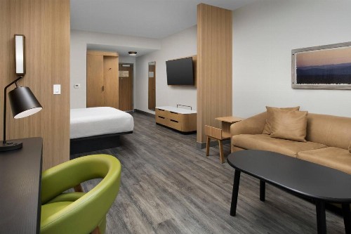 Fairfield Inn & Suites by Marriott Gainesville I-75 - image 16