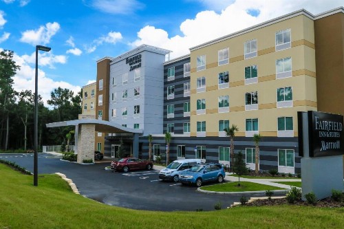 Fairfield Inn & Suites by Marriott Gainesville I-75 - image 2