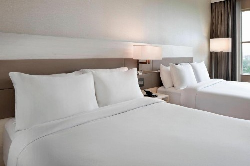 AC Hotel by Marriott Gainesville Downtown - image 3