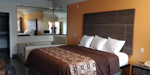 Regency Inn and Suites Galena Park - image 12