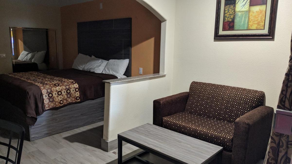 Regency Inn and Suites Galena Park - image 3