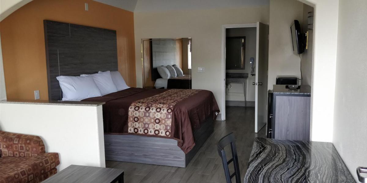 Regency Inn and Suites Galena Park - image 5