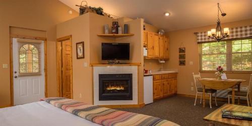 Hawk Valley Retreat & Cottages - image 15