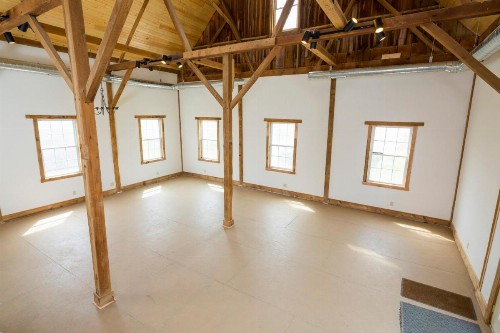 Hawk Valley Retreat & Cottages - image 34