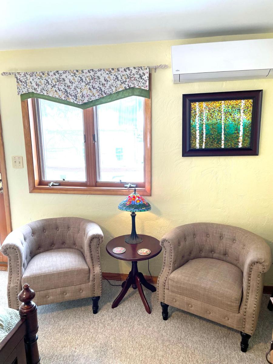 Hawk Valley Retreat & Cottages - image 4