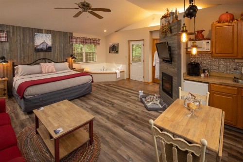 Hawk Valley Retreat & Cottages - image 50