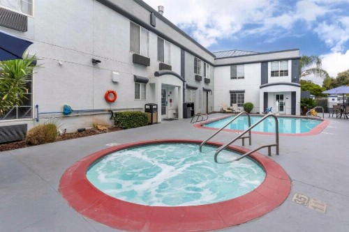 Best Western Galt Inn - image 4