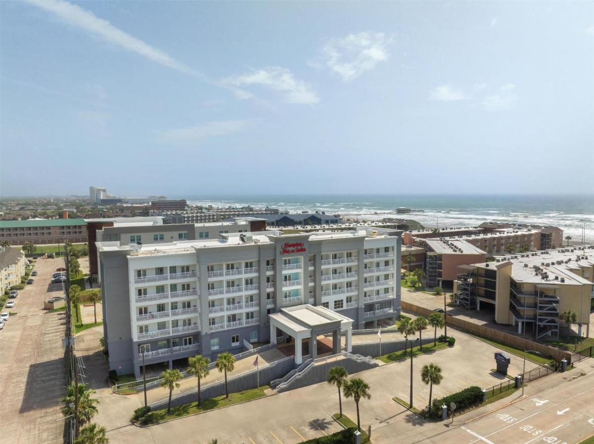 Hampton Inn & Suites Galveston - image 2