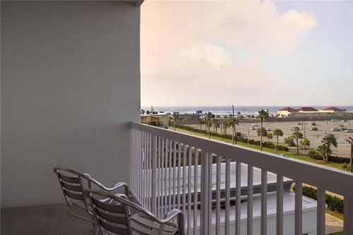 Hampton Inn & Suites Galveston - image 27