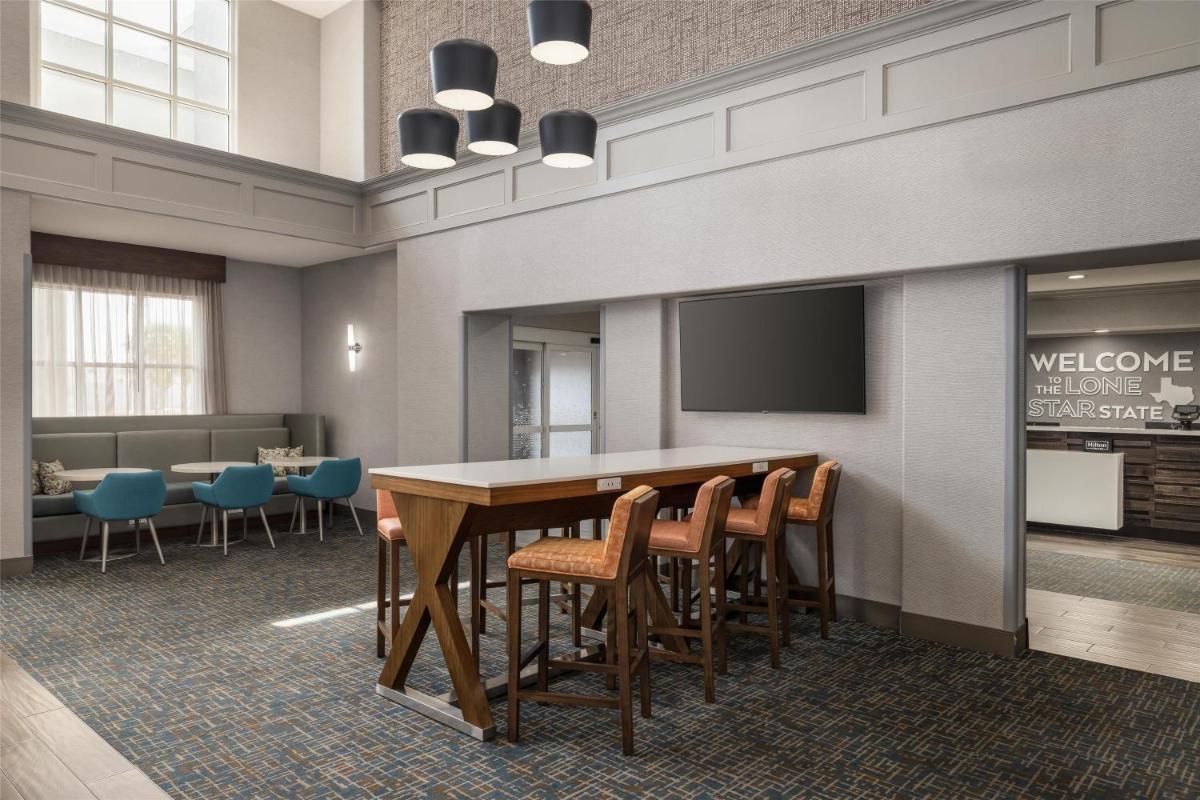 Hampton Inn & Suites Galveston - image 5