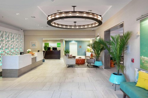 DoubleTree by Hilton Galveston Beach - image 12