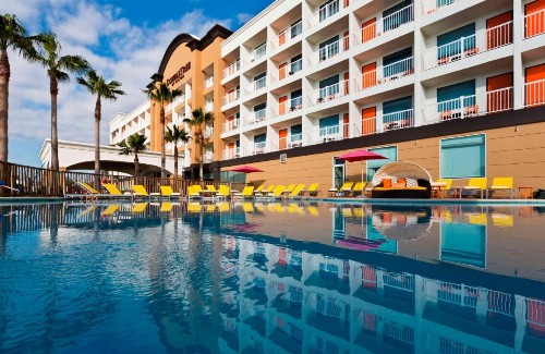 DoubleTree by Hilton Galveston Beach - image 31