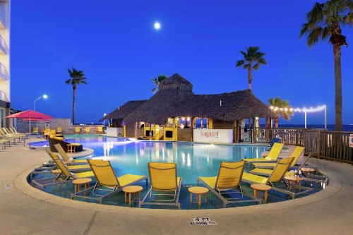 DoubleTree by Hilton Galveston Beach - image 40