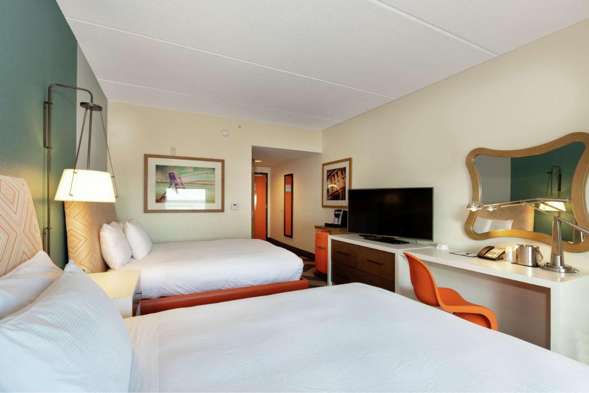 DoubleTree by Hilton Galveston Beach - image 7