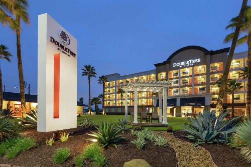 DoubleTree by Hilton Galveston Beach - image 8