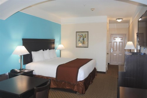 Baymont by Wyndham Galveston - image 5