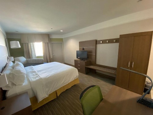 Holiday Inn Express Hotel Galveston West-Seawall an IHG Hotel - image 4