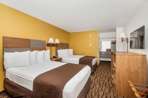 Beachcomber Inn by The Beach - image 21