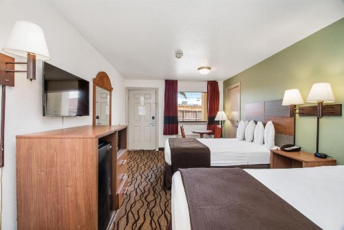 Beachcomber Inn by The Beach - image 24