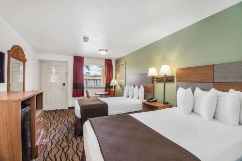 Beachcomber Inn by The Beach - image 25