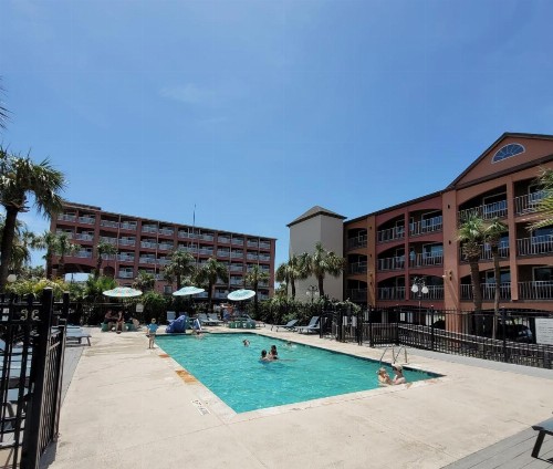 Beachfront Palms Hotel - image 22