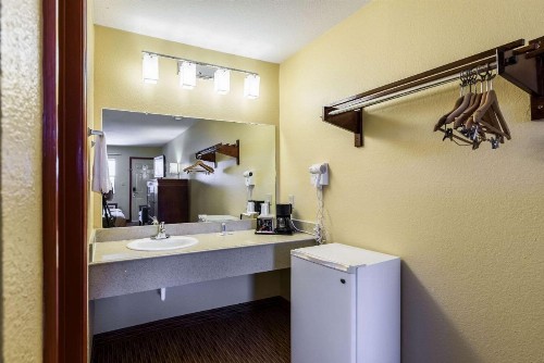 Rodeway Inn - Galveston - image 2