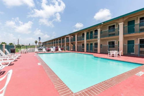 Rodeway Inn - Galveston - image 4