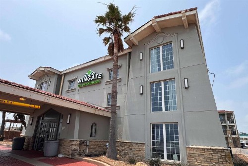 La Quinta Inn by Wyndham Galveston East Beach - image 22