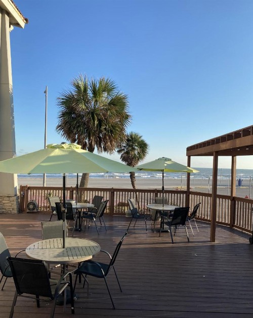 La Quinta Inn by Wyndham Galveston East Beach - image 24