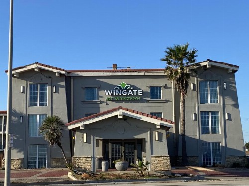 La Quinta Inn by Wyndham Galveston East Beach - image 31