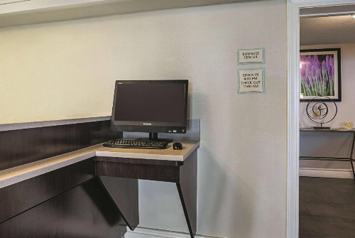 La Quinta Inn by Wyndham Galveston East Beach - image 32