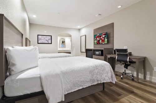 Red Roof Inn PLUS + Galveston - Beachfront - image 19