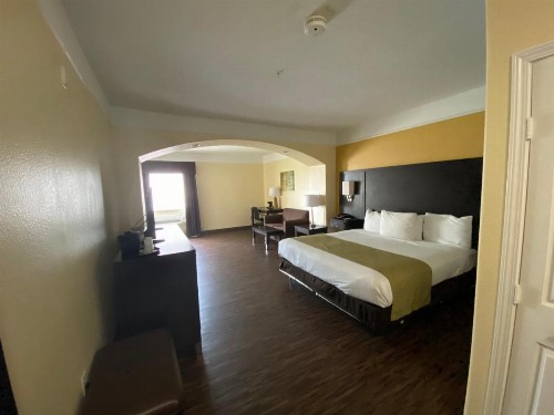 Galveston Beach Hotel - image 31