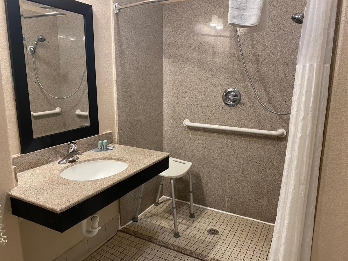 Galveston Beach Hotel - image 6
