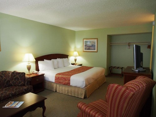 Inn at the Waterpark - image 3