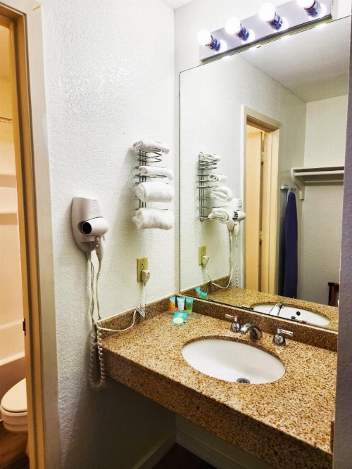 Inn at the Waterpark - image 30