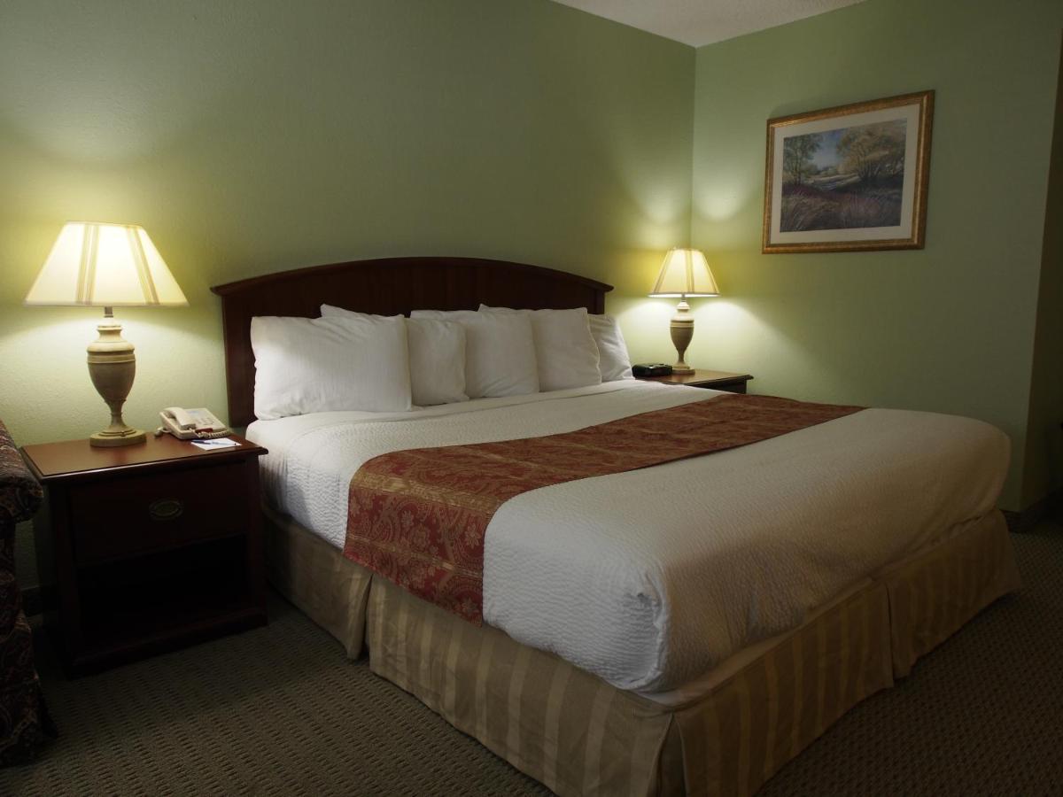 Inn at the Waterpark - image 6