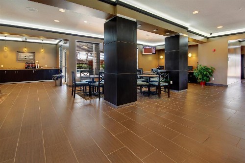 Best Western Plus Seawall Inn & Suites by the Beach - image 11