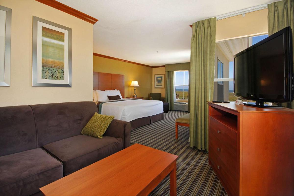 Best Western Plus Seawall Inn & Suites by the Beach - image 2