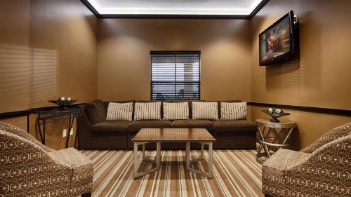 Best Western Plus Seawall Inn & Suites by the Beach - image 3